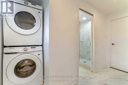 550 Meadows Boulevard, Mississauga, ON - Indoor Photo Showing Laundry Room