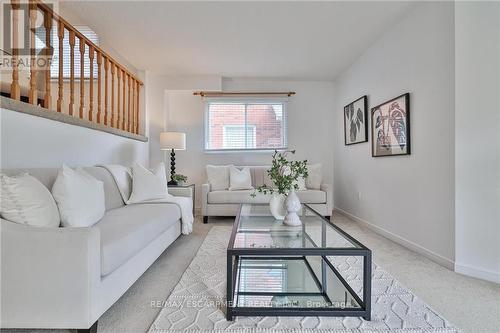 44 Killarney Court, Brampton (Heart Lake East), ON - Indoor Photo Showing Living Room