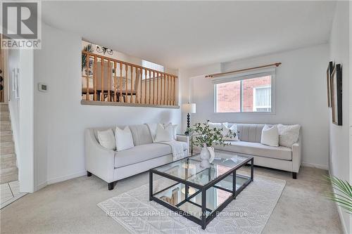 44 Killarney Court, Brampton (Heart Lake East), ON - Indoor Photo Showing Living Room