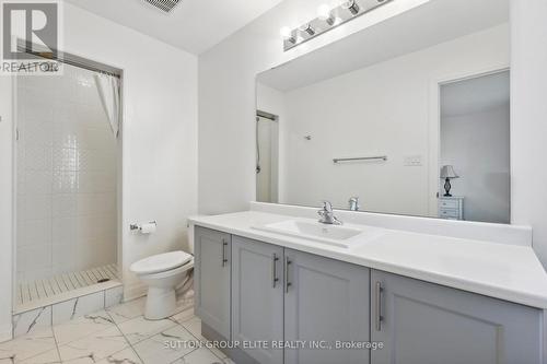 65 - 31 Caspian Square, Clarington (Bowmanville), ON - Indoor Photo Showing Bathroom