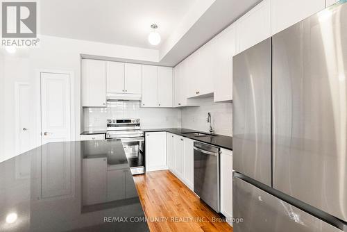 363 Tennant Circle, Vaughan (Vellore Village), ON - Indoor Photo Showing Kitchen With Upgraded Kitchen