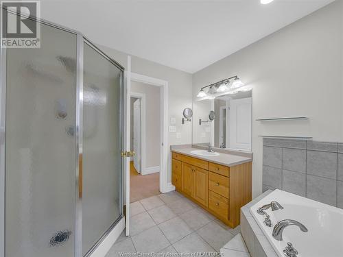 745 Massimo Crescent, Windsor, ON - Indoor Photo Showing Bathroom