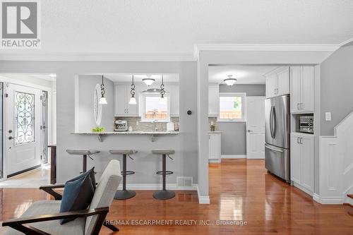 411 Sunset Drive, Oakville, ON - Indoor Photo Showing Kitchen