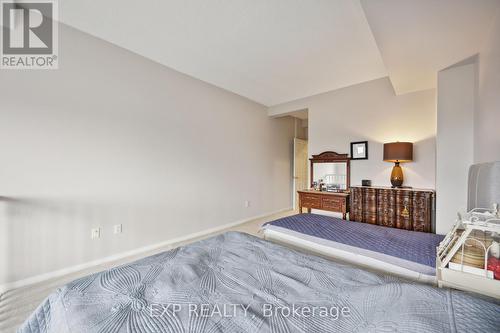 401 - 800 Sheppard Avenue W, Toronto (Bathurst Manor), ON - Indoor Photo Showing Bedroom