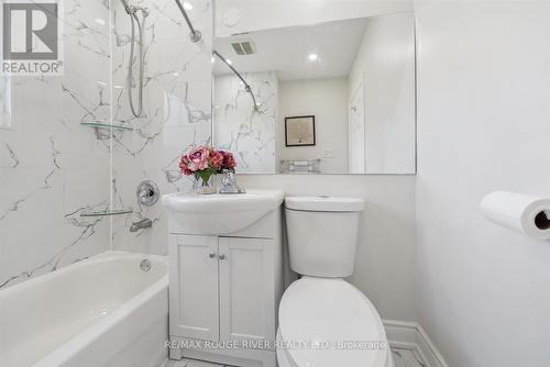 28 Willowmount Drive, Toronto (Clairlea-Birchmount), ON - Indoor Photo Showing Bathroom