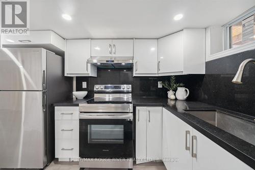 28 Willowmount Drive, Toronto (Clairlea-Birchmount), ON - Indoor Photo Showing Kitchen With Stainless Steel Kitchen