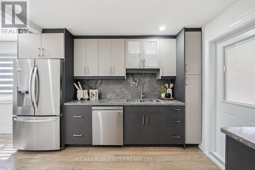 28 Willowmount Drive, Toronto (Clairlea-Birchmount), ON - Indoor Photo Showing Kitchen With Stainless Steel Kitchen With Double Sink