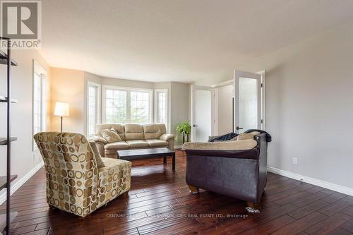 41 Wiser Road, Belleville, ON - Indoor Photo Showing Living Room