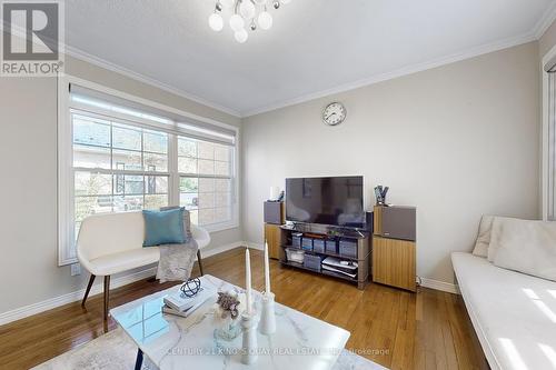 26 Woodman'S Chart, Markham (Unionville), ON - Indoor Photo Showing Living Room