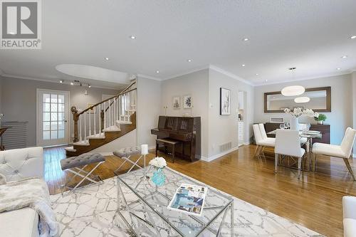 26 Woodman'S Chart, Markham (Unionville), ON - Indoor Photo Showing Living Room