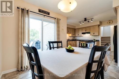 16 Suncrest Court, Cambridge, ON - Indoor Photo Showing Dining Room