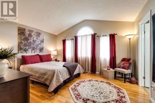 16 Suncrest Court, Cambridge, ON - Indoor Photo Showing Bedroom