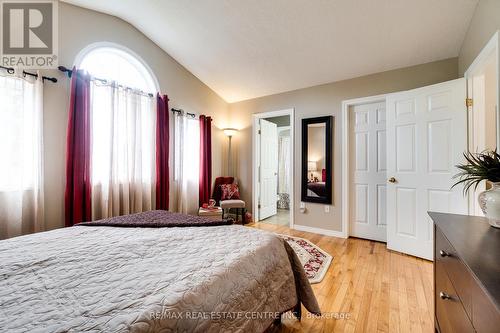 16 Suncrest Court, Cambridge, ON - Indoor Photo Showing Bedroom