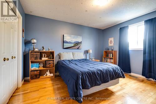 16 Suncrest Court, Cambridge, ON - Indoor Photo Showing Bedroom