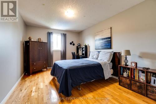 16 Suncrest Court, Cambridge, ON - Indoor Photo Showing Bedroom