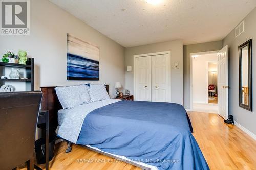 16 Suncrest Court, Cambridge, ON - Indoor Photo Showing Bedroom