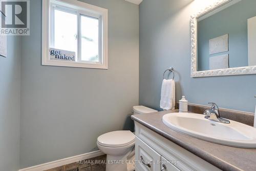 16 Suncrest Court, Cambridge, ON - Indoor Photo Showing Bathroom