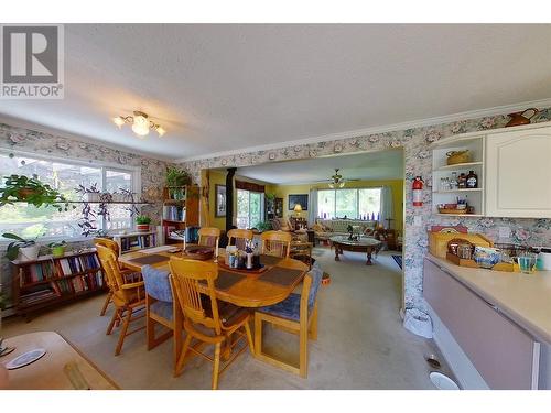 5404 Sunnybrae Canoe Pt Road Unit# 1, Tappen, BC - Indoor Photo Showing Dining Room