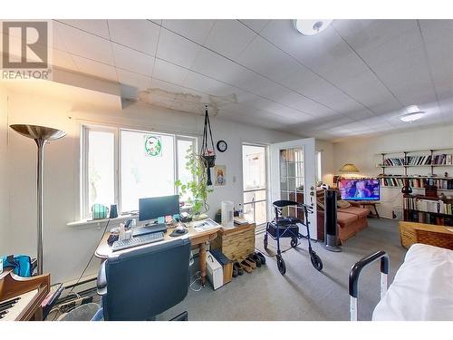 5404 Sunnybrae Canoe Pt Road Unit# 1, Tappen, BC - Indoor Photo Showing Office