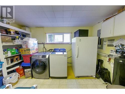 5404 Sunnybrae Canoe Pt Road Unit# 1, Tappen, BC - Indoor Photo Showing Laundry Room