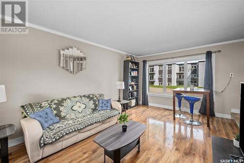 89 27Th Street E, Prince Albert, SK - Indoor Photo Showing Living Room