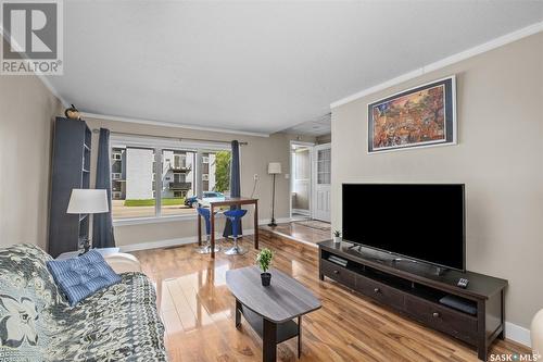 89 27Th Street E, Prince Albert, SK - Indoor Photo Showing Living Room