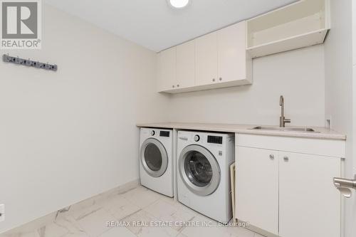 903 - 155 Marlee Avenue, Toronto (Briar Hill-Belgravia), ON - Indoor Photo Showing Laundry Room