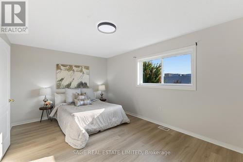 48 Henderson Crescent, New Tecumseth, ON - Indoor Photo Showing Bedroom