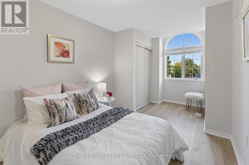 48 Henderson Crescent, New Tecumseth, ON - Indoor Photo Showing Bedroom