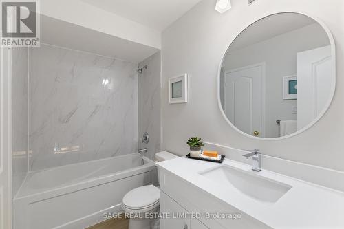 48 Henderson Crescent, New Tecumseth, ON - Indoor Photo Showing Bathroom