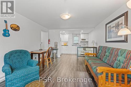 1037 Milford Bay Road, Muskoka Lakes, ON - Indoor Photo Showing Living Room