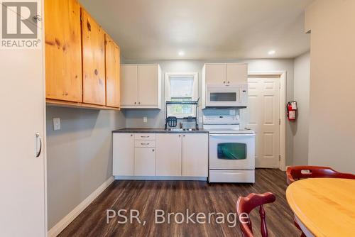 1037 Milford Bay Road, Muskoka Lakes, ON - Indoor Photo Showing Kitchen