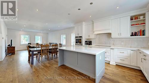 14635 Woodbine Avenue, Whitchurch-Stouffville (Stouffville), ON - Indoor Photo Showing Kitchen With Upgraded Kitchen