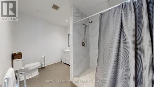 14635 Woodbine Avenue, Whitchurch-Stouffville (Stouffville), ON - Indoor Photo Showing Bathroom