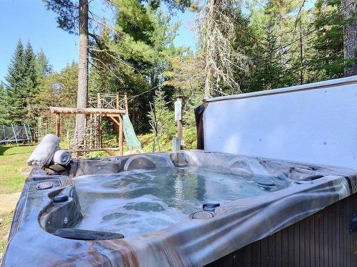 Hot tub - 21 Rue Fred, Saint-Côme, QC - Outdoor