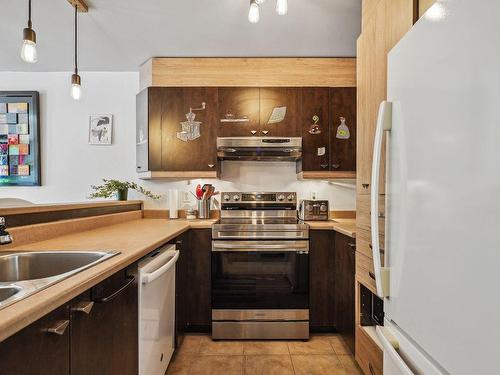 Kitchen - 3-2333 Rue Aubry, Montréal (Mercier/Hochelaga-Maisonneuve), QC - Indoor Photo Showing Kitchen