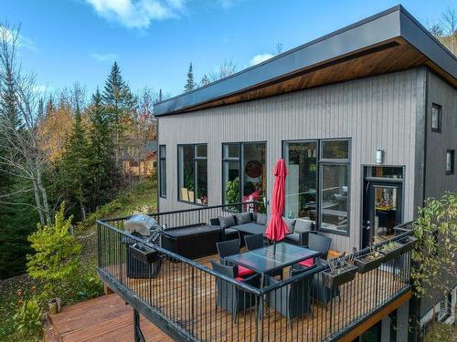 Terrasse - 5 Ch. Du Bord-De-L'Eau, Sainte-Lucie-Des-Laurentides, QC - Outdoor With Exterior