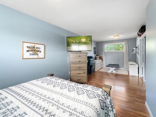 2275 Chapman Street, Merritt, BC - Indoor Photo Showing Bedroom