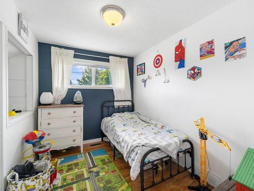 2275 Chapman Street, Merritt, BC - Indoor Photo Showing Bedroom