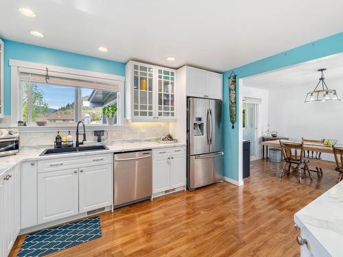 2275 Chapman Street, Merritt, BC - Indoor Photo Showing Kitchen