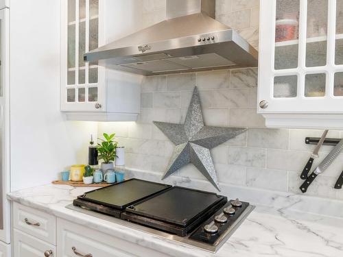 2275 Chapman Street, Merritt, BC - Indoor Photo Showing Kitchen