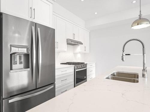 126 River Gate Drive, Kamloops, BC - Indoor Photo Showing Kitchen With Double Sink With Upgraded Kitchen