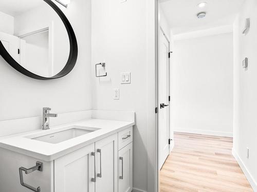 126 River Gate Drive, Kamloops, BC - Indoor Photo Showing Bathroom