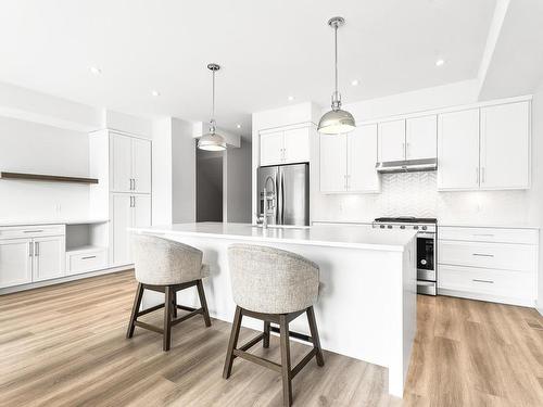 127 River Gate Drive, Kamloops, BC - Indoor Photo Showing Kitchen With Upgraded Kitchen