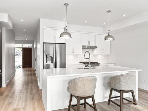 127 River Gate Drive, Kamloops, BC - Indoor Photo Showing Kitchen With Upgraded Kitchen