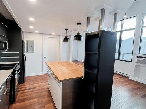 Kitchen - 436-765 Rue Bourget, Montréal (Le Sud-Ouest), QC - Indoor Photo Showing Kitchen