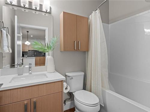 404-1900 Watkiss Way, View Royal, BC - Indoor Photo Showing Bathroom