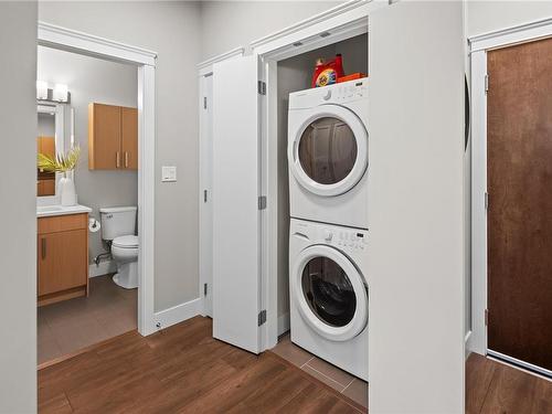 404-1900 Watkiss Way, View Royal, BC - Indoor Photo Showing Laundry Room