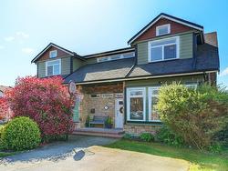 2477 Orchard Ave  Sidney, BC V8L 1V4