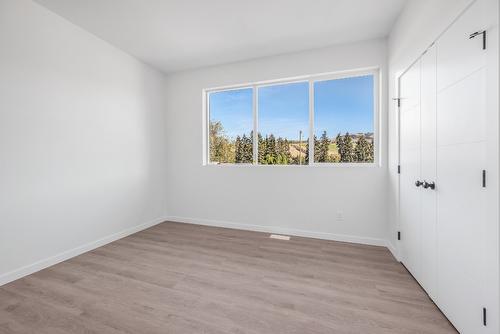 5-5661 Okanagan Landing Road, Vernon, BC - Indoor Photo Showing Other Room